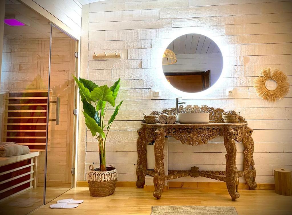 Le Sanglier Amoureux Bed & Breakfast